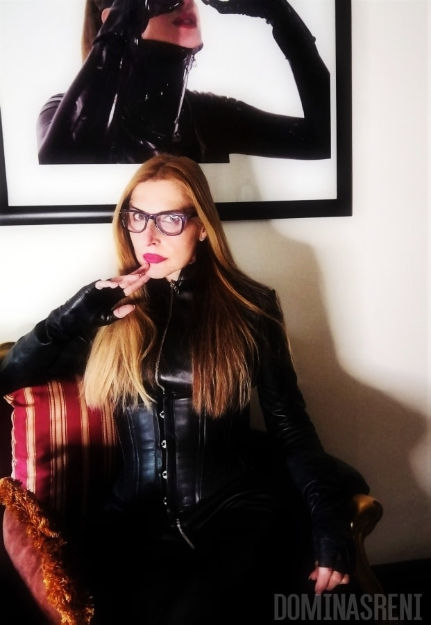 Leather Mistress Sreni